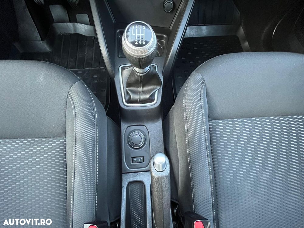 Dacia Duster 1.6 SCe 4WD Comfort - 10