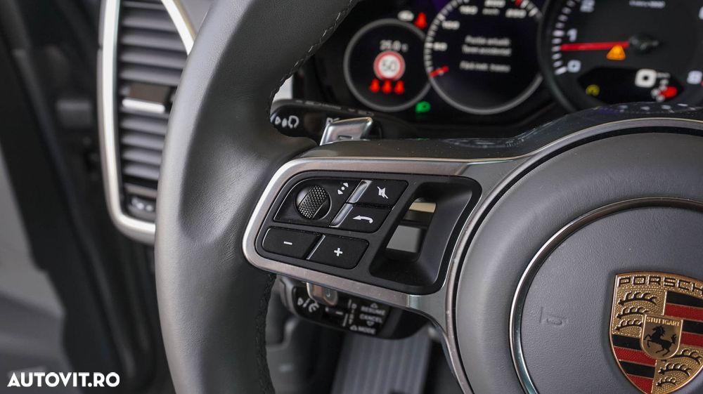 Porsche Cayenne Coupe Tiptronic S Platinum Edition - 11