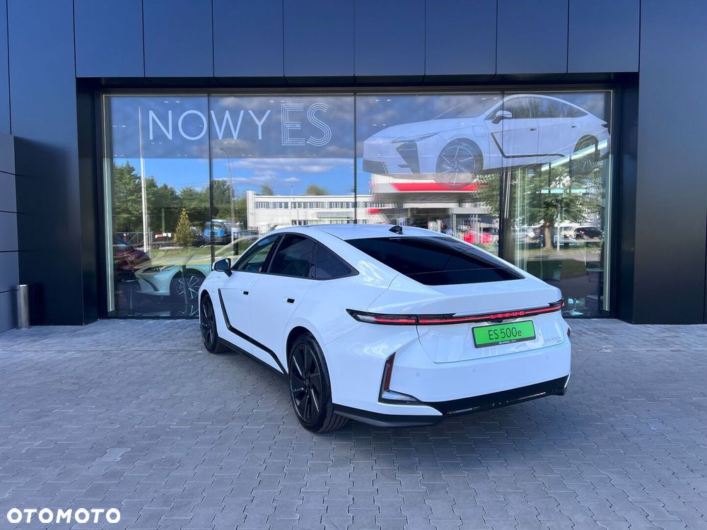 Lexus ES - 5