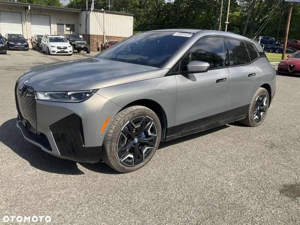 BMW iX - 2