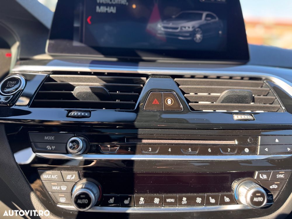 BMW Seria 5 530d xDrive Aut. Sport Line - 11