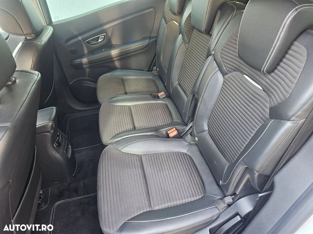 Renault Grand Scenic - 16