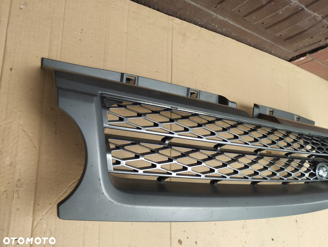 Grill Atrapa Range Rover Sport L320 AH32-8138-AW - 2