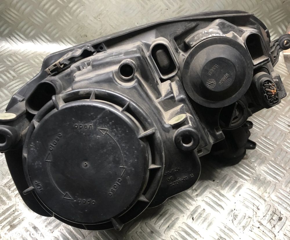 VW GOLF V LAMPA LEWY PRZÓD EU - 2