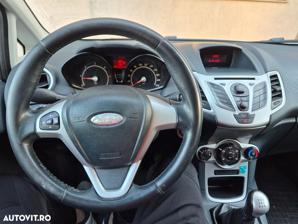 Ford Fiesta - 7