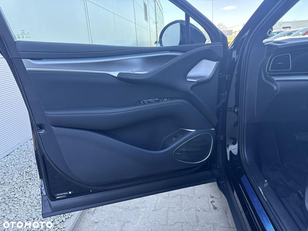 BYD Sealion 7 - 10