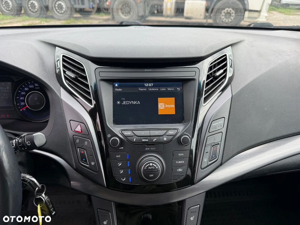 Hyundai i40 Kombi blue 1.6 Family+ - 19