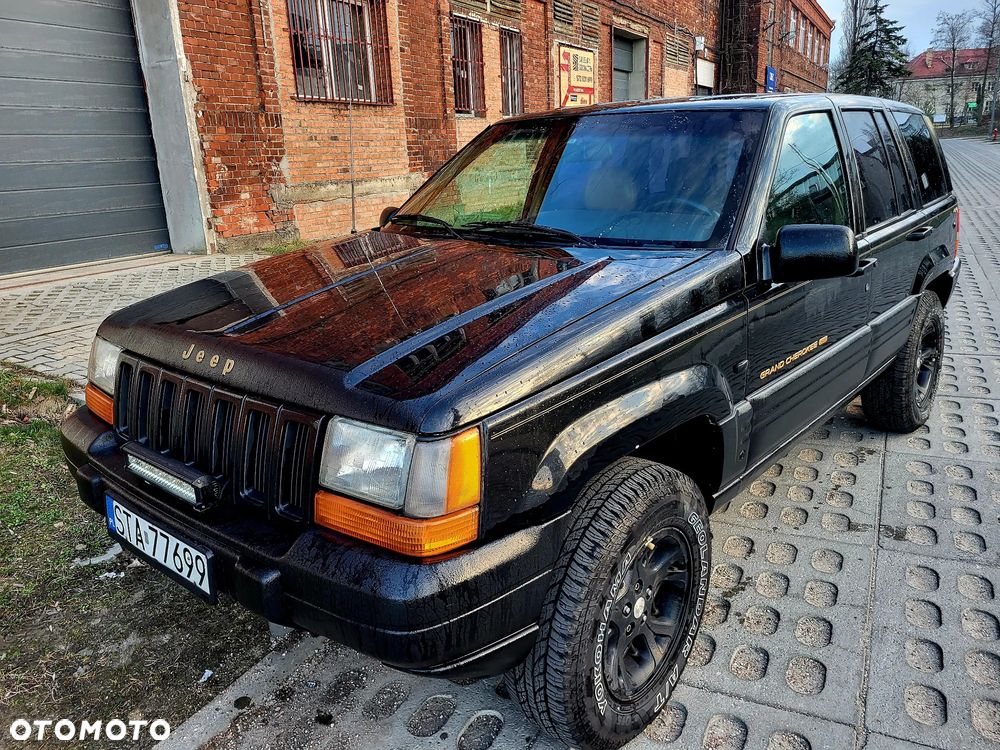 Jeep Grand Cherokee - 1