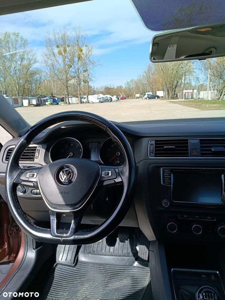 Volkswagen Jetta 1.4 TSI BMT Trendline - 15