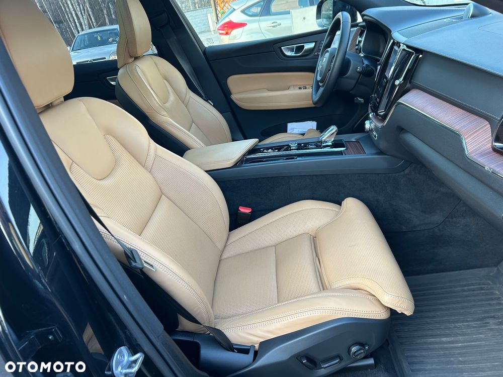 Volvo XC 60 T8 Plug-In Hybrid AWD R-Design - 10