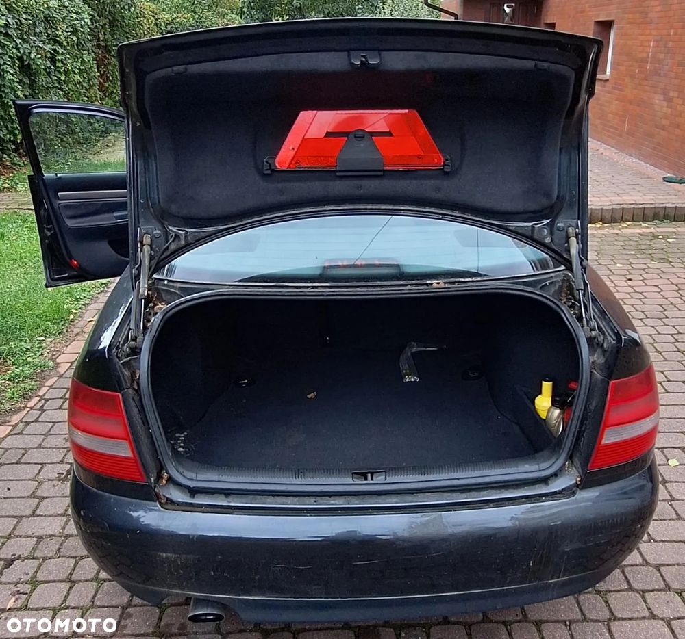 Audi A4 Limousine - 17