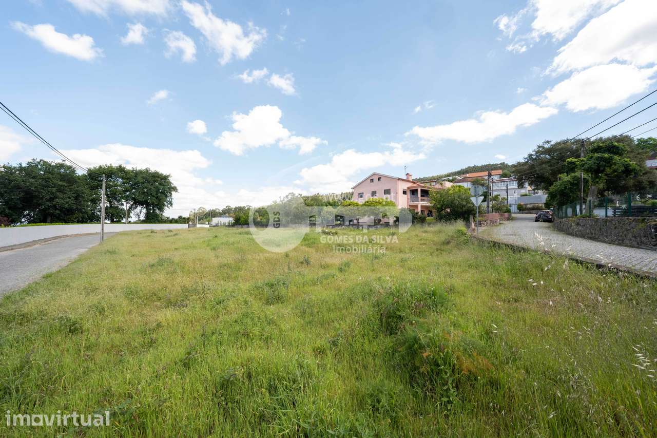 Terreno p/ construção com 115m de frente de estrada em Esporões - Grande imagem: 3/16