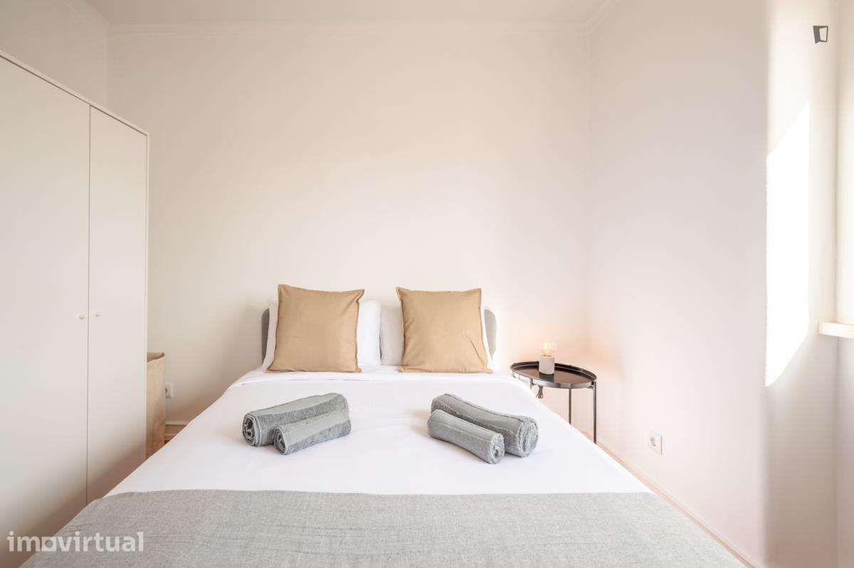 Quarto - localizado em Alameda Lisbon - Grande imagem: 3/24