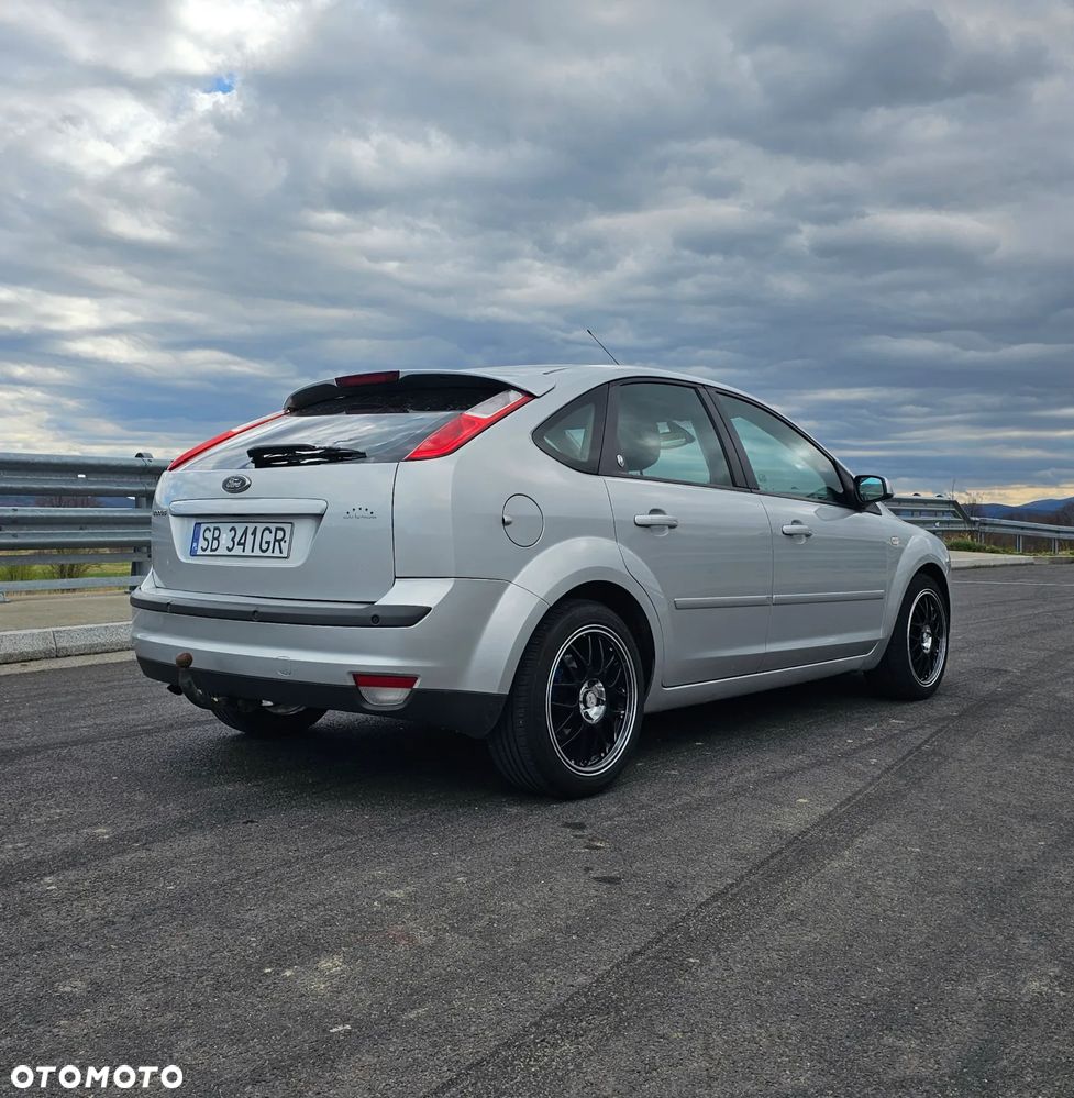 Ford Focus 2.0 Ghia - 5