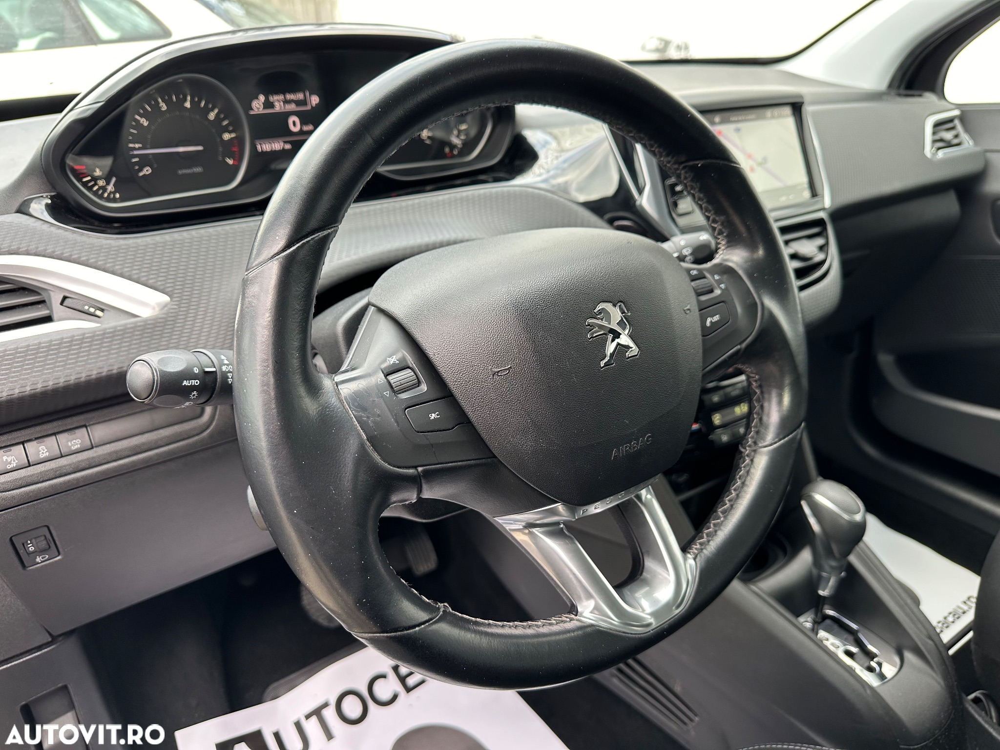 Peugeot 208 - 24