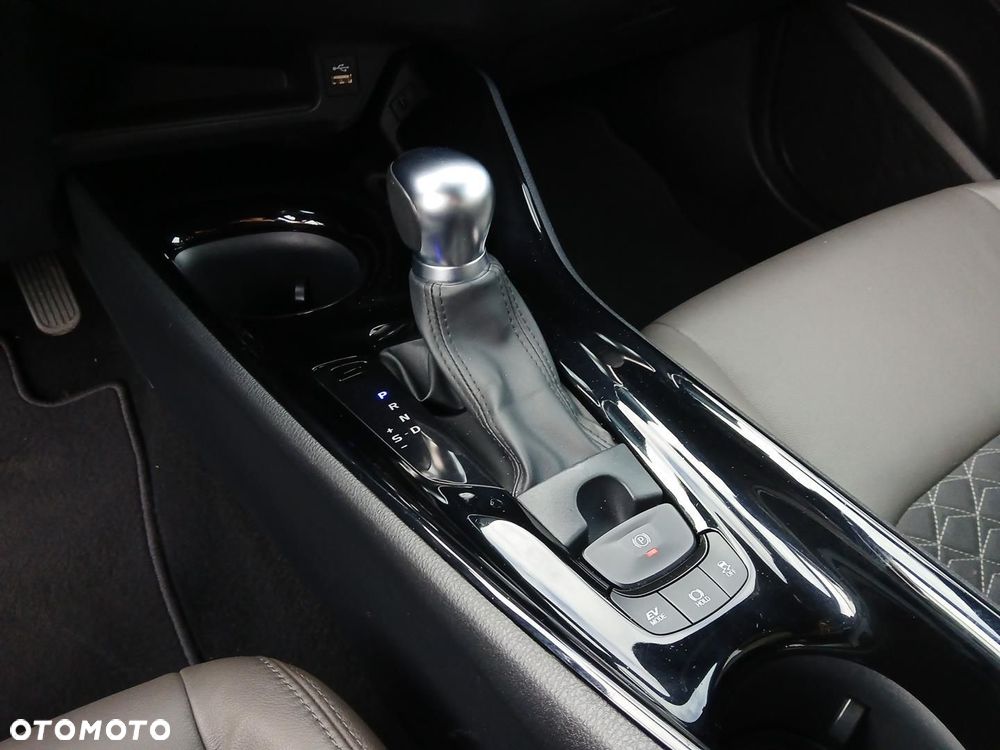 Toyota C-HR 2.0 Hybrid Executive - 34