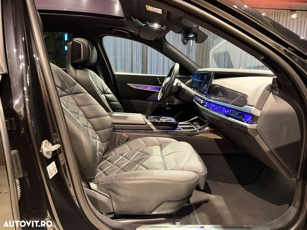 BMW Seria 7 - 30