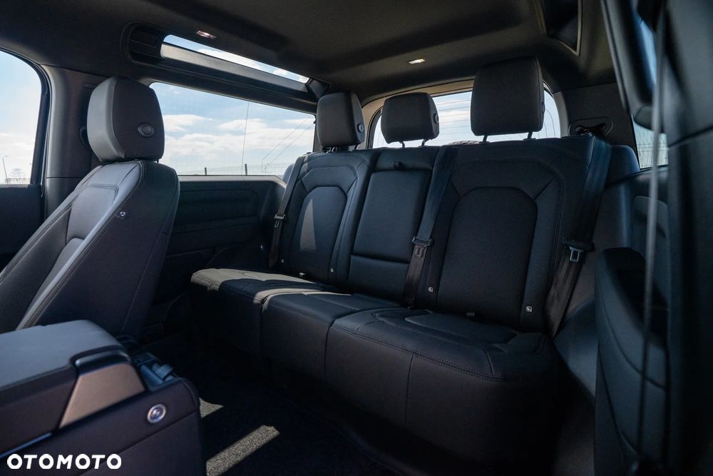 Land Rover Defender 3.0 D250 mHEV S - 13