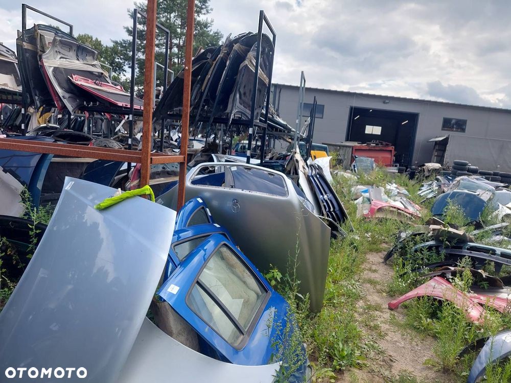 KOMPLETNY PRZÓD MASKA ZDERZAK BŁOTNIKI LAMPY PAS AUDI A3 8L LY7M - 21