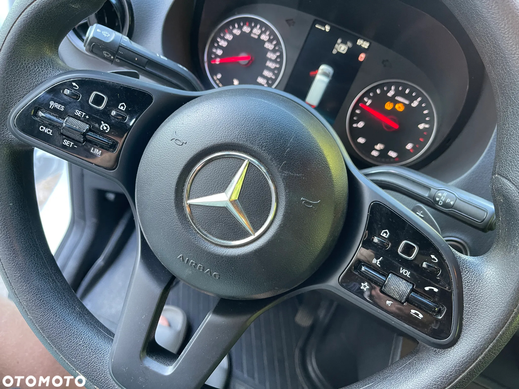 Mercedes-Benz Sprinter W907 MAXI MAX DŁUGI 316 CDI 2.2 CDI 163 KM Navi Tablet Klima Kamera cofania LED - 15