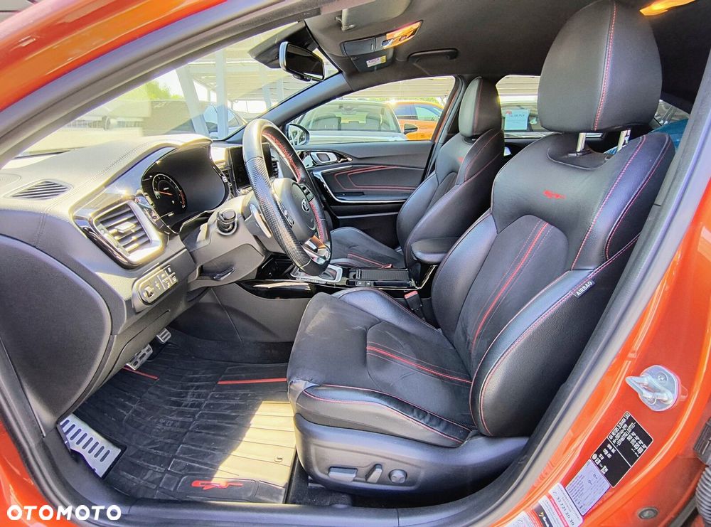 Kia ProCeed - 10