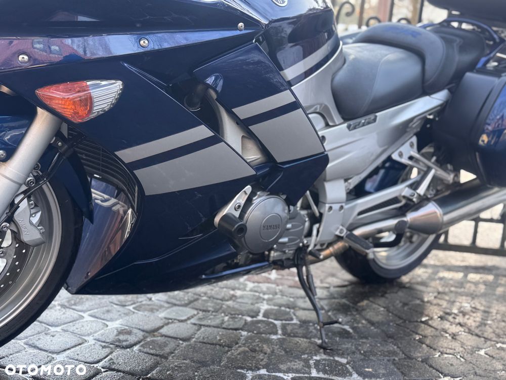 Yamaha FJR - 17