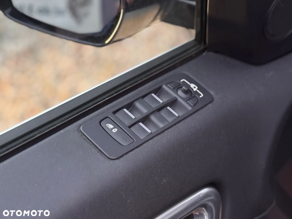 Land Rover Discovery Sport TD4 HSE Luxury - 19