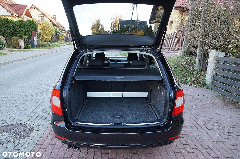 Skoda Superb 2.0 TDI Ambition DSG - 25