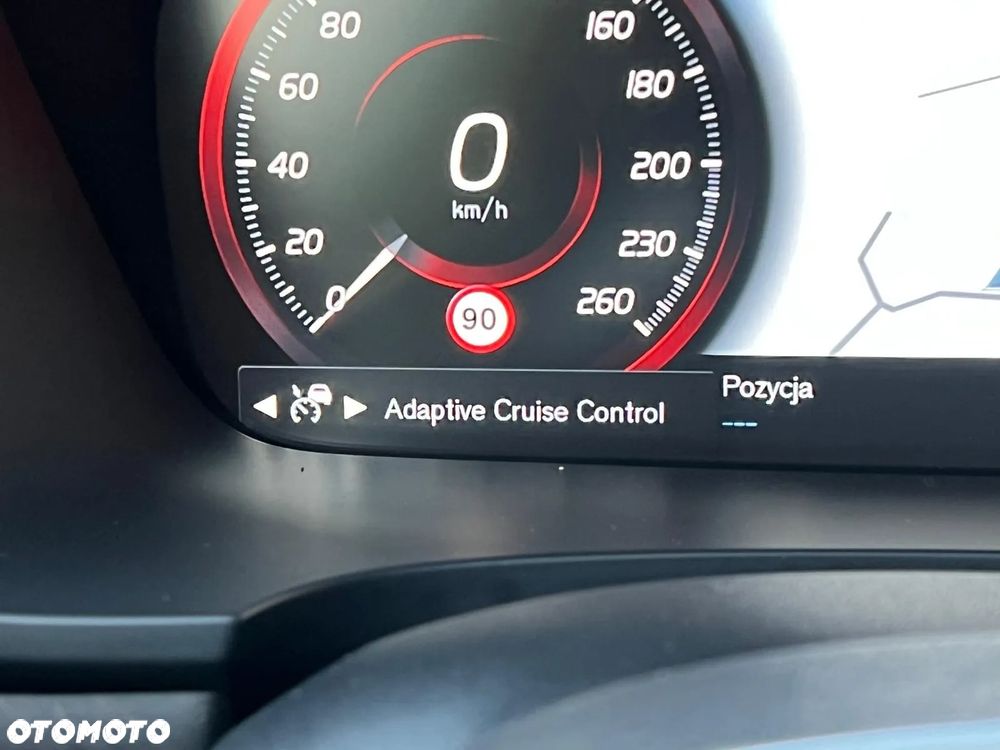Volvo V90 Cross Country - 35