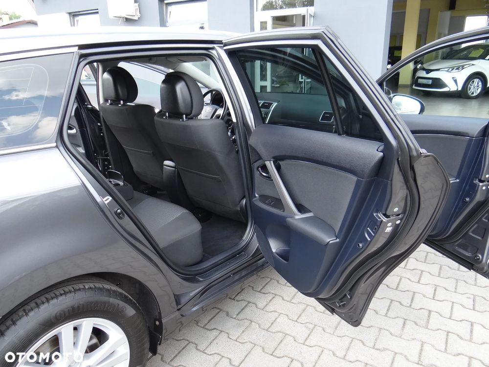 Toyota Avensis Touring Sports 1.8 Executive - 30
