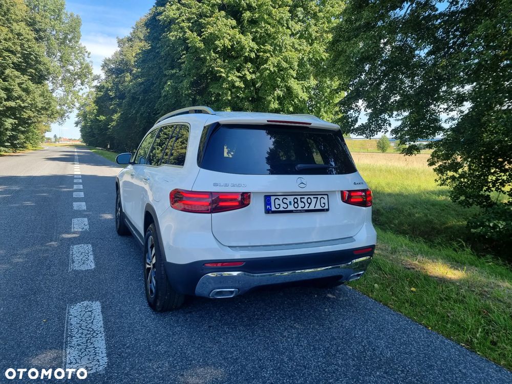 Mercedes-Benz GLB 250 mHEV 4-Matic Progressive 8G-DCT - 6