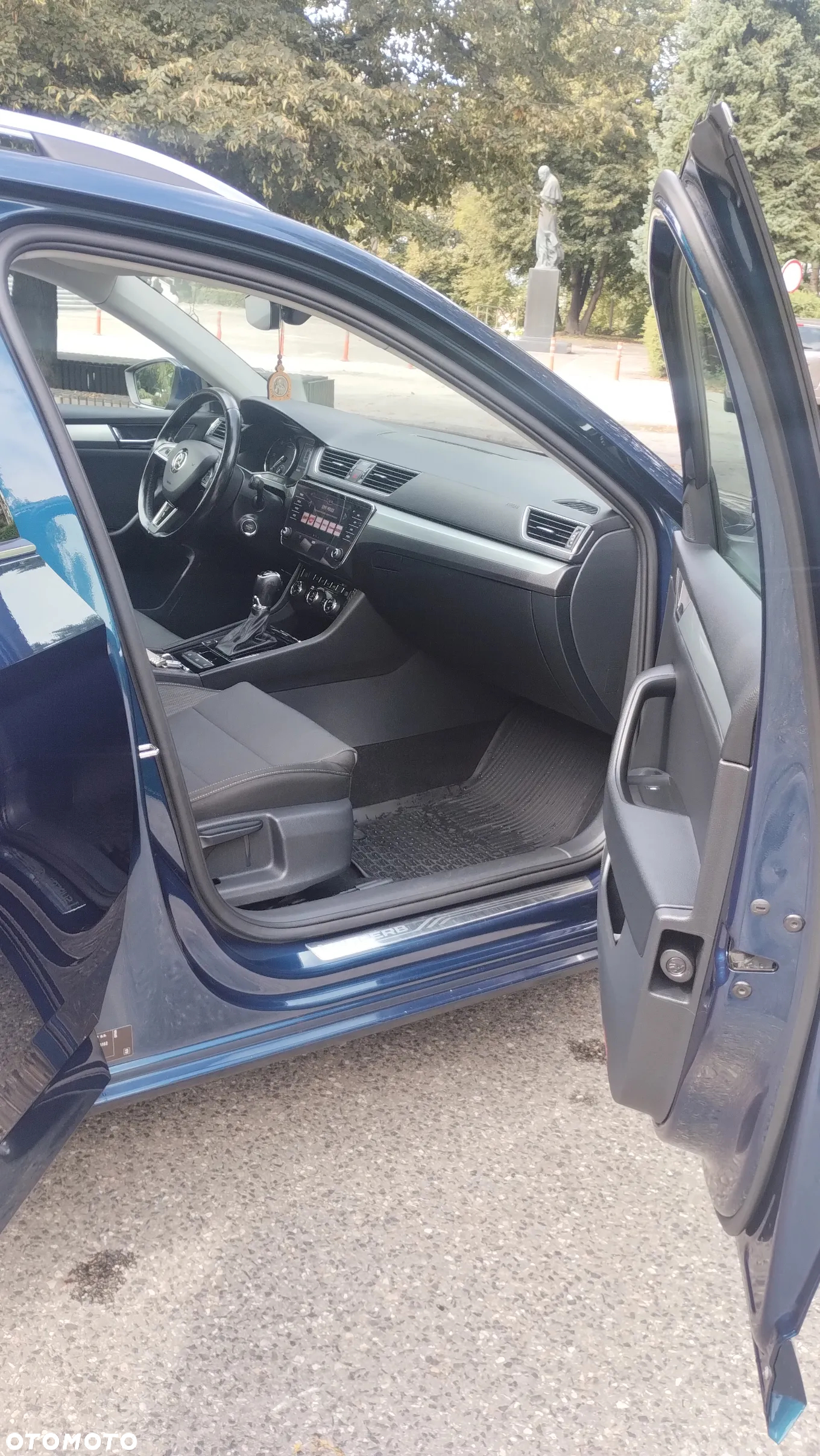 Skoda Superb 2.0 TDI Ambition DSG - 9