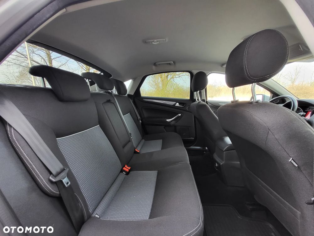 Ford Mondeo - 17