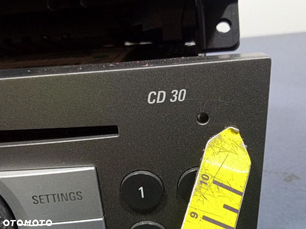 OPEL ASTRA III H RADIO FABRYCZNE OEM CD 30 WYŚWIETLACZ 93183902 - 12