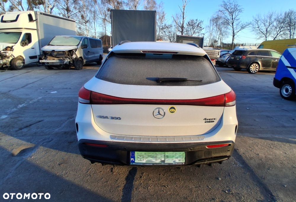 Mercedes-Benz EQA 300 66.5kWh 4-Matic AMG Line - 7
