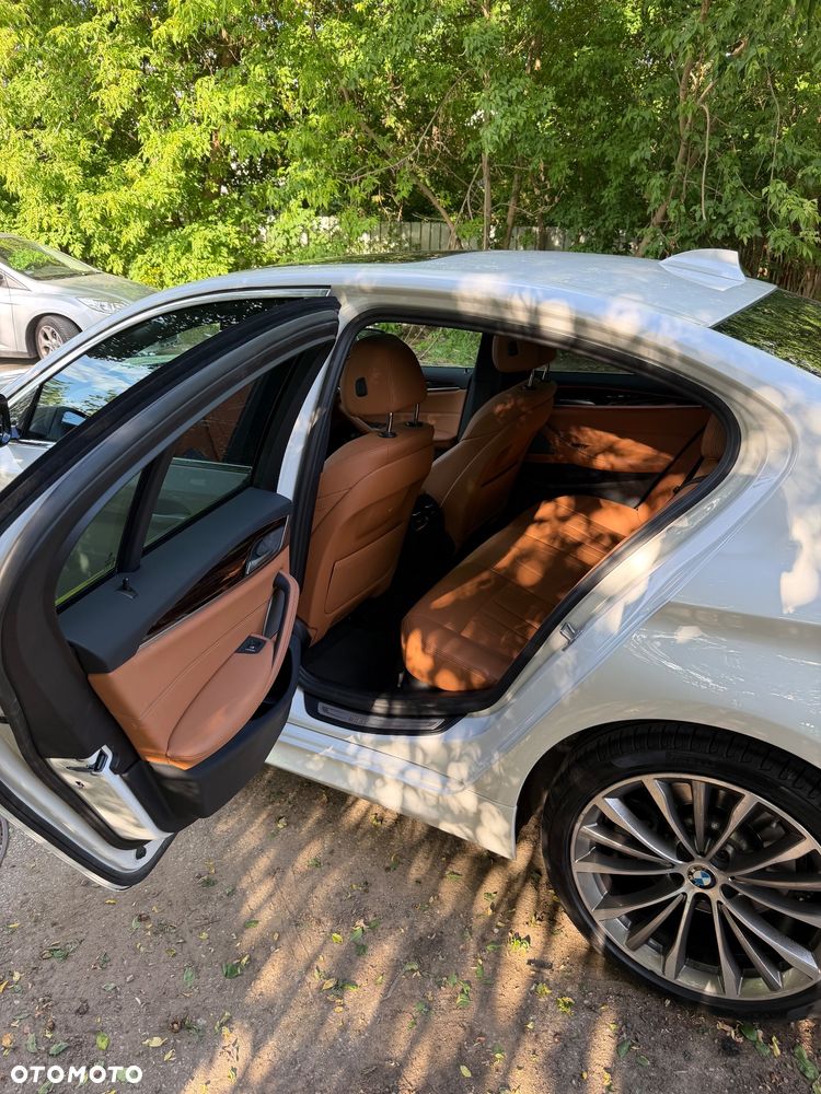 BMW Seria 5 530i xDrive - 14