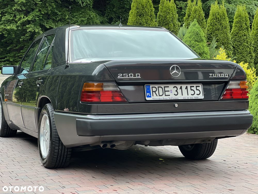 Mercedes-Benz W124 (1984-1993) - 12
