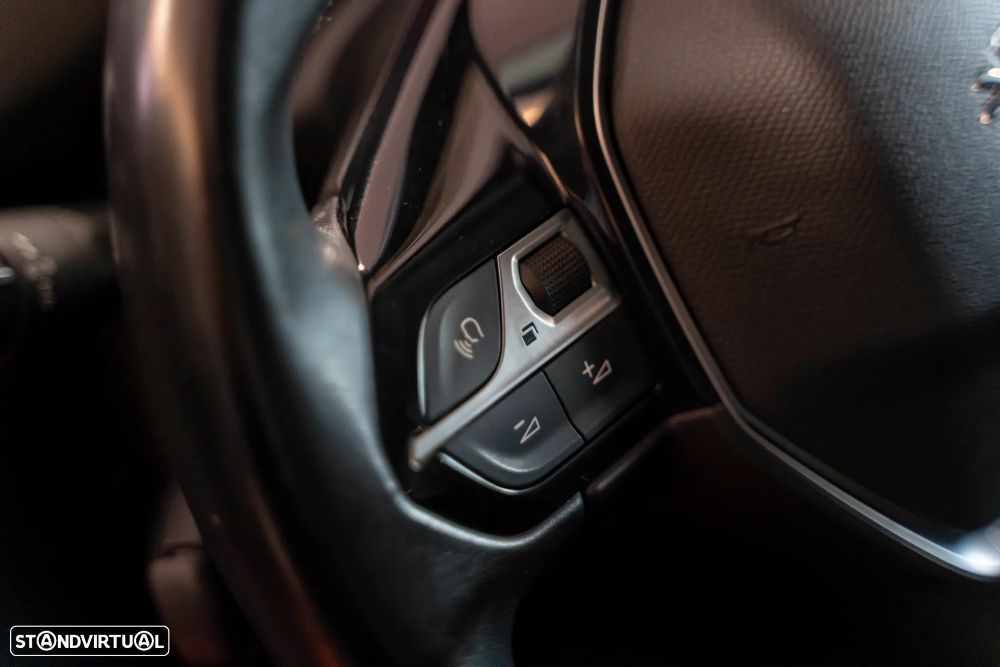 Peugeot 5008 1.5 BlueHDi Allure Pack EAT8 - 20