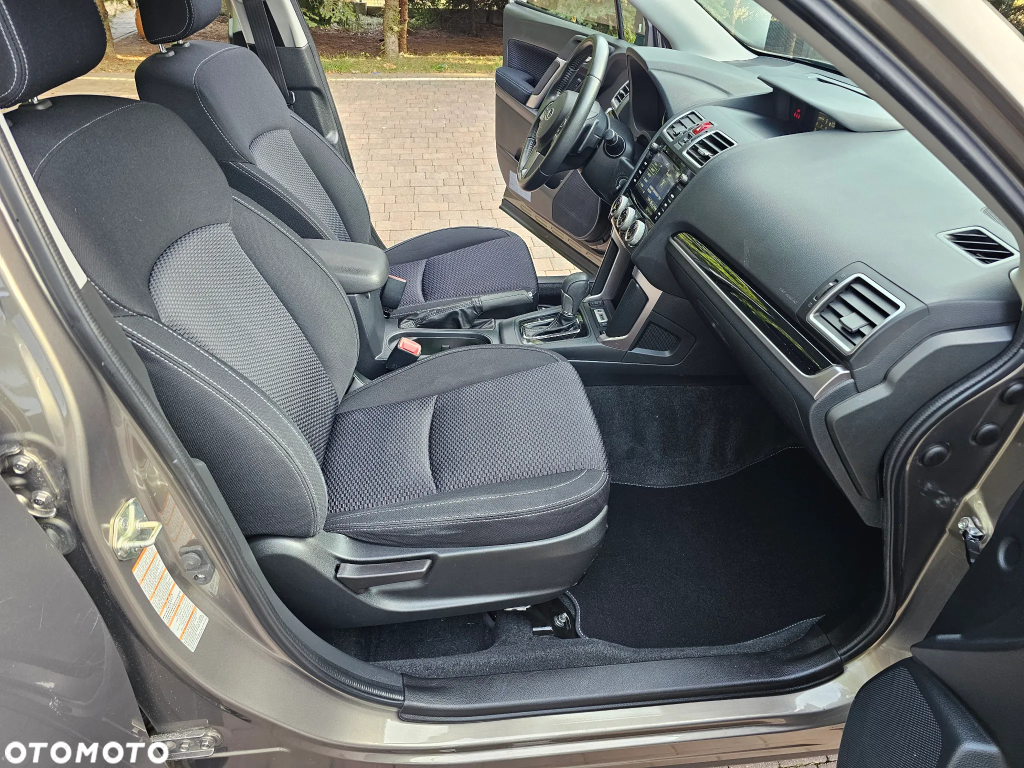 Subaru Forester 2.0 i Exclusive Lineartronic - 12