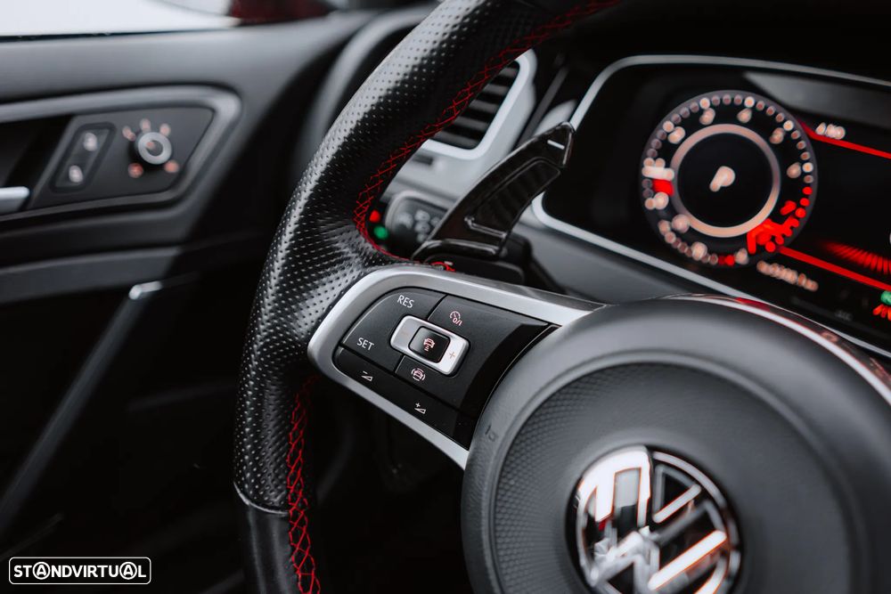 VW Golf 2.0 TSI GTI DSG Performance - 21