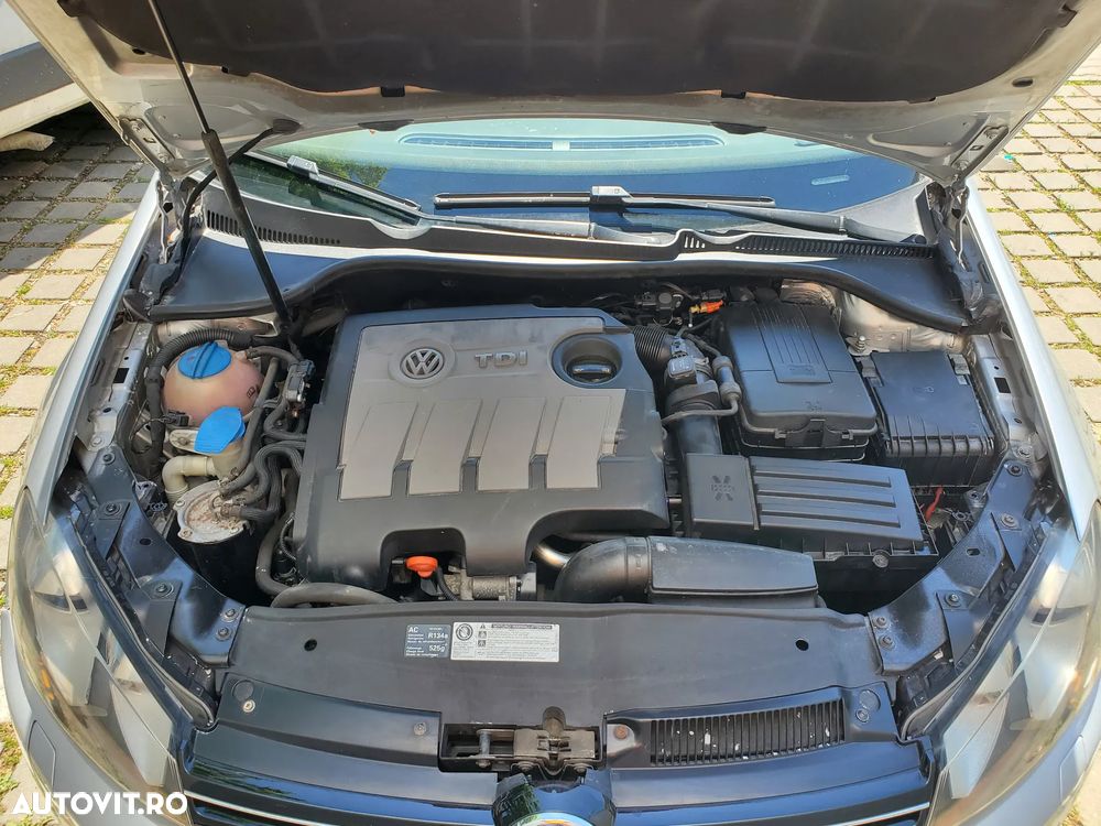 Volkswagen Golf 1.6 TDI DPF BlueMotion Technology Style - 11