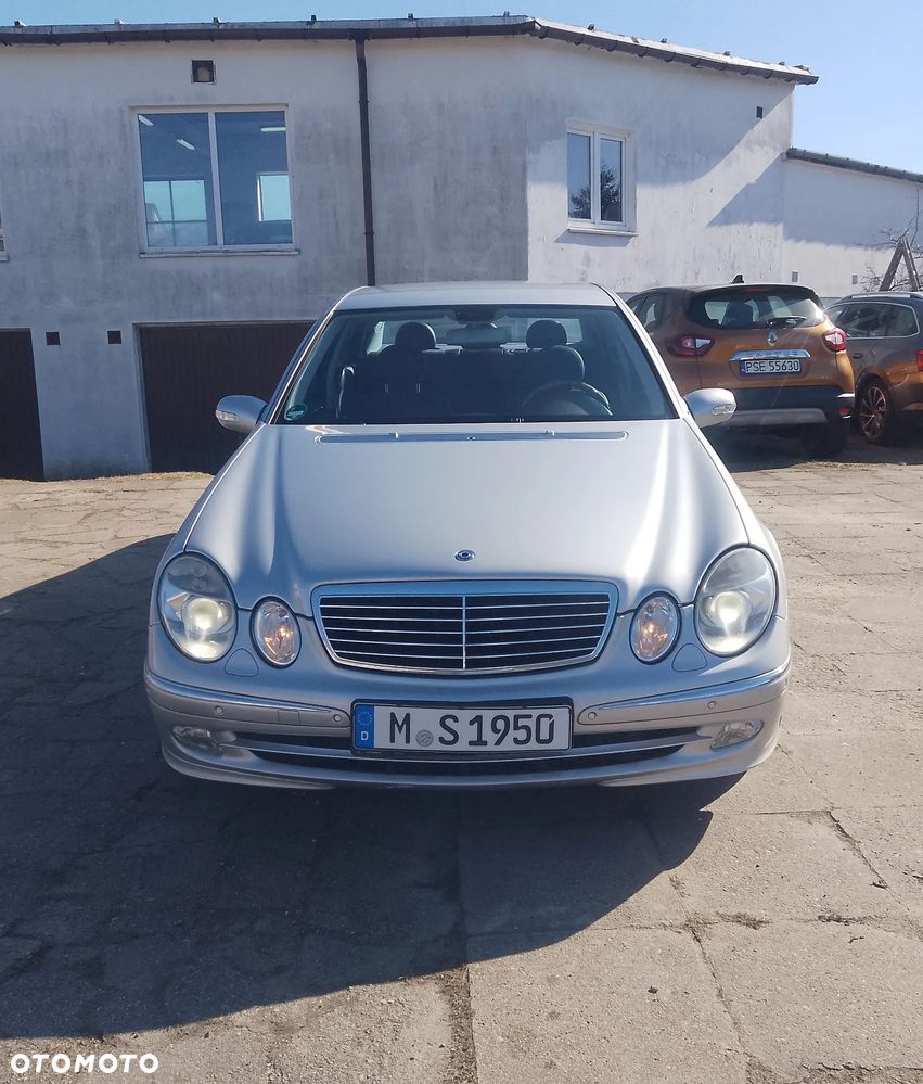 Mercedes-Benz Klasa E 240 4Matic Avantgarde - 12