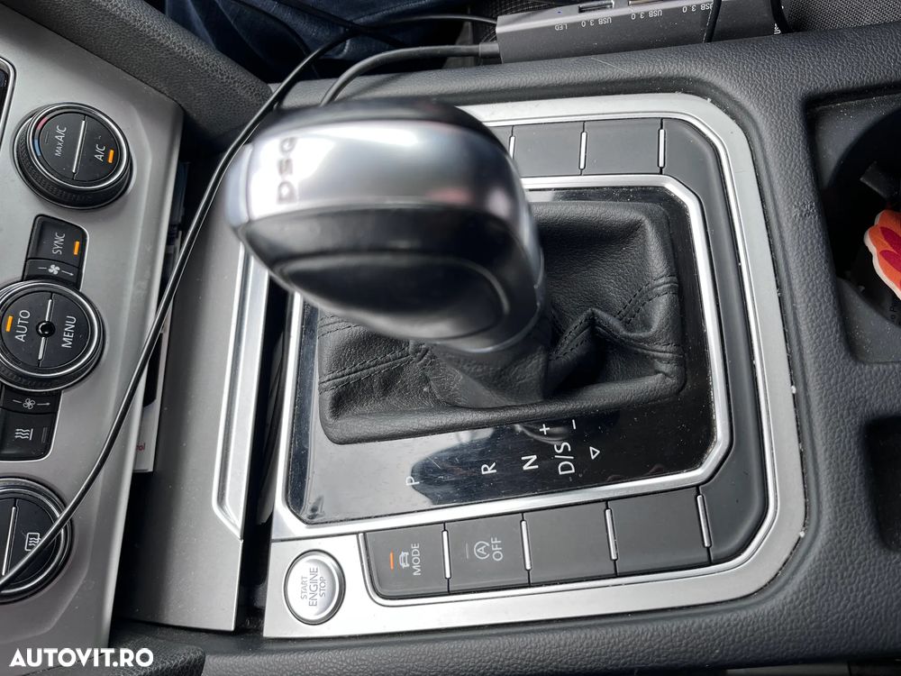 Volkswagen Passat 2.0 TDI DSG Comfortline - 12