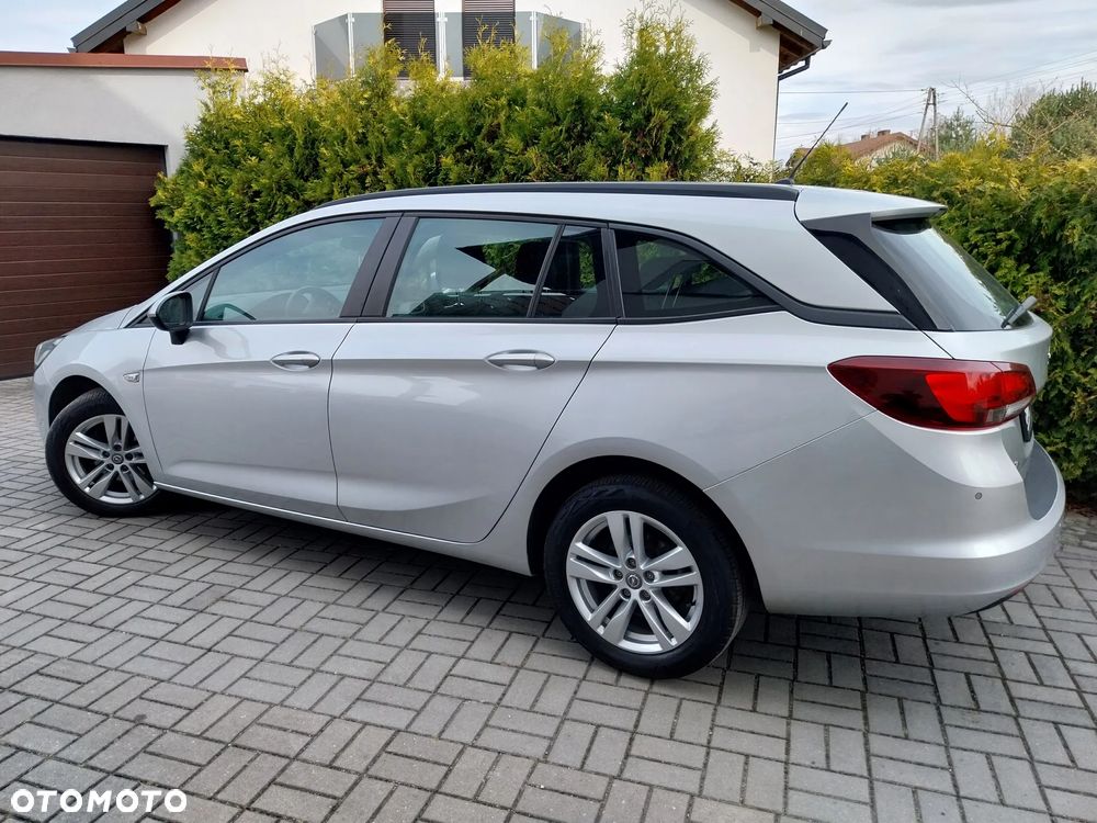 Opel Astra 1.6 CDTI Enjoy - 29