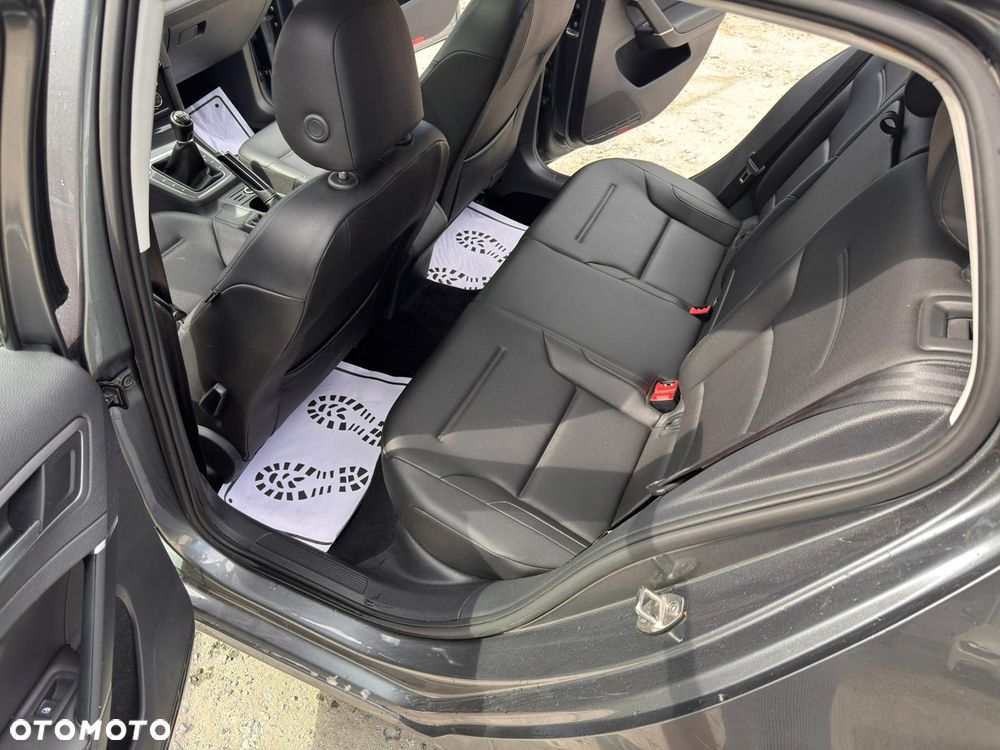 Volkswagen Golf - 14