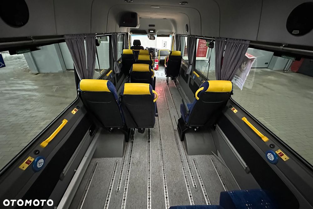 Volkswagen Crafter AUTOBUS - 29