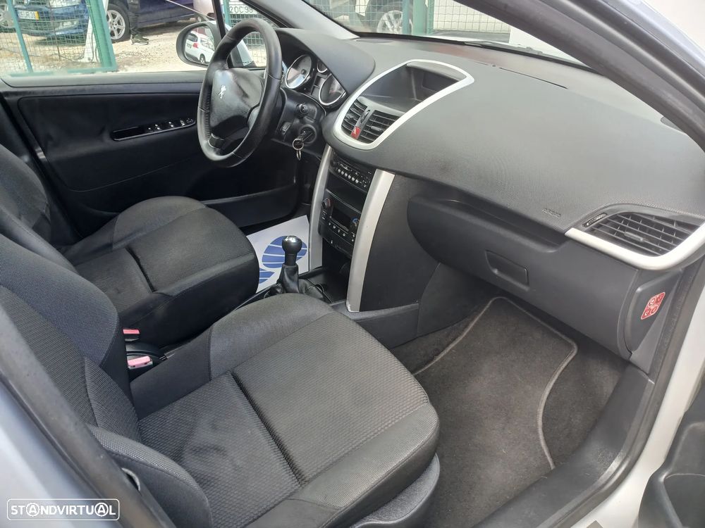 Peugeot 207 1.4 HDi Active - 26