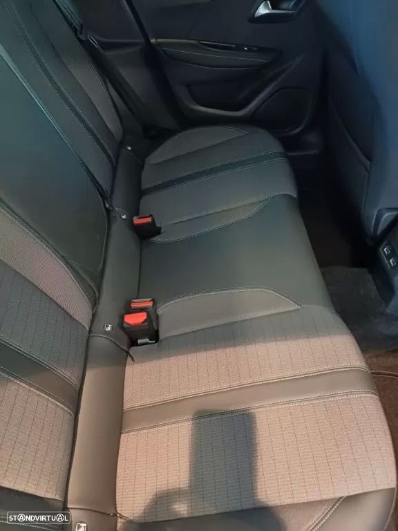 Peugeot e-208 50 kWh Allure Pack - 22