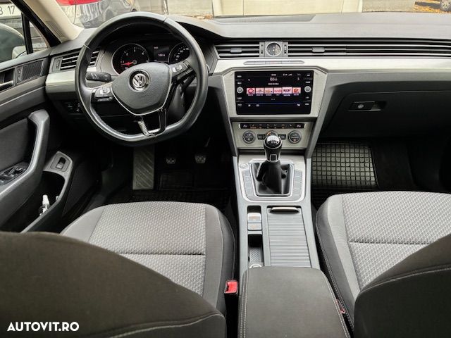 Volkswagen Passat 1.6 TDI Comfortline - 38