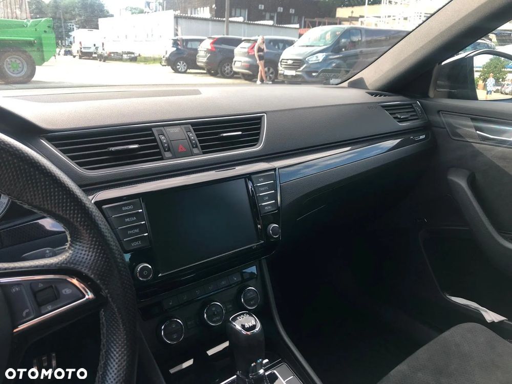 Skoda Superb 2.0 TDI Sportline DSG - 6